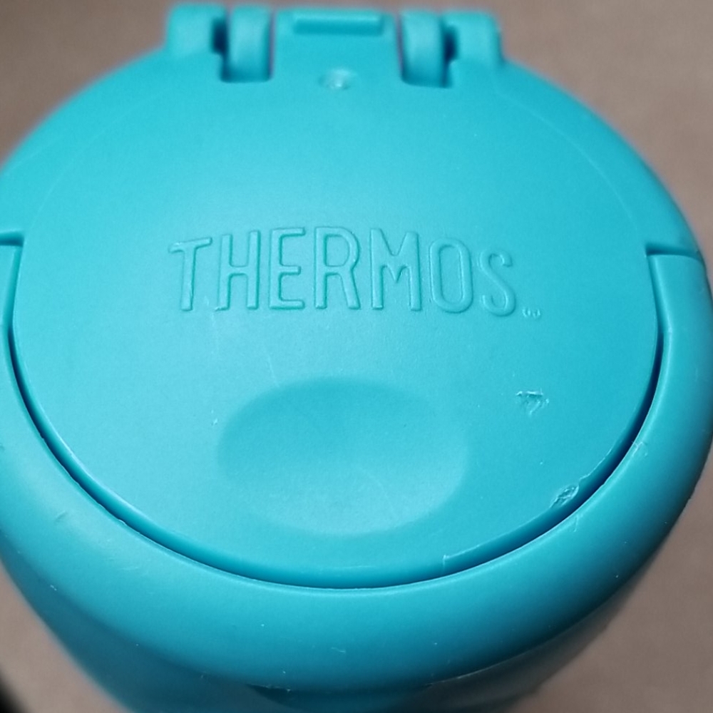 Hello Kitty Thermos Insulated Bottle 12 oz - Picture 3 of 6